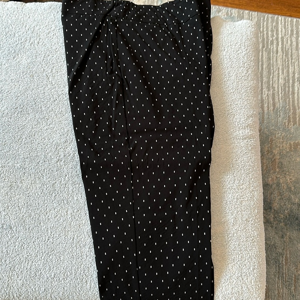 Zac & Rachel pants.  Pull up waste Great condition , size 10.  Black/white.